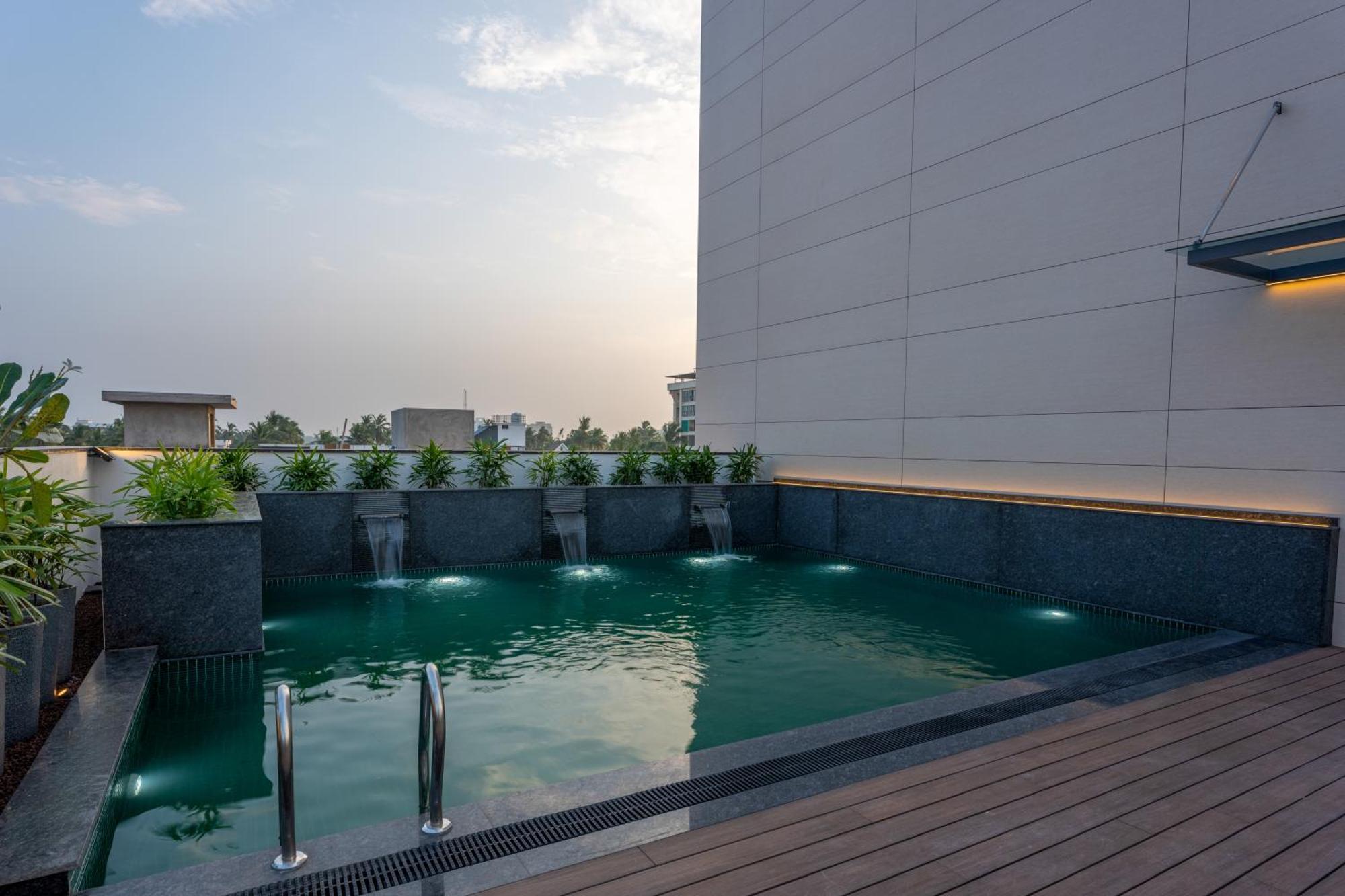 Park Inn & Suites By Radisson Thrissur East Fort المظهر الخارجي الصورة